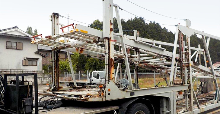 車枠骨格部が経年により錆により穴あき部発生した車載トレーラー