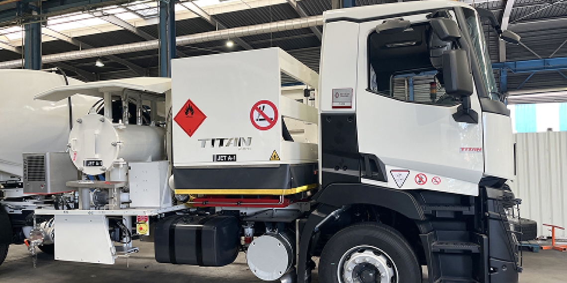 TITAN給油車機械室